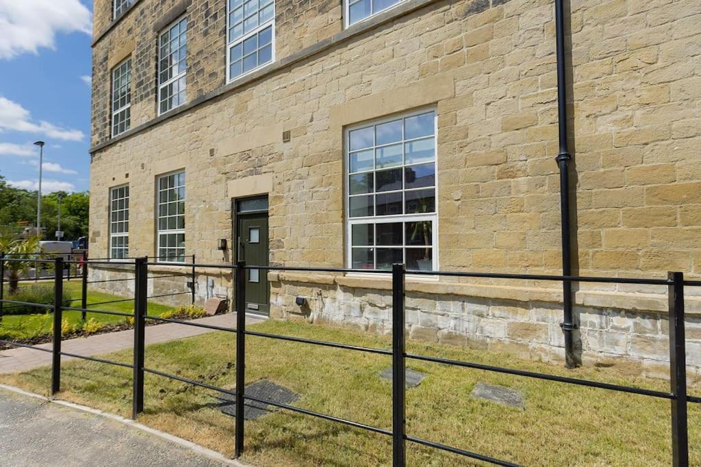 Bobbin Row - Grade 2 Listed Property With A Beautiful Design With Access To Leeds Leeds  Luaran gambar