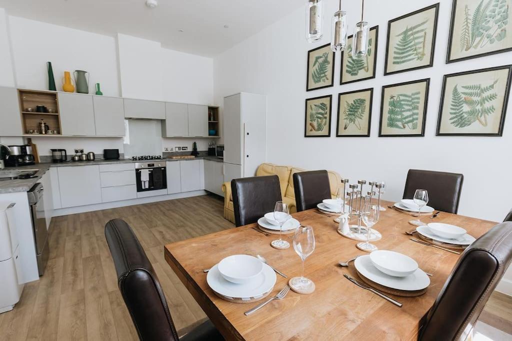 Bobbin Row - Grade 2 Listed Property With A Beautiful Design With Access To Leeds Leeds  Luaran gambar