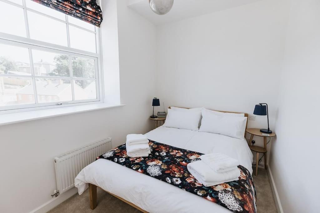 Bobbin Row - Grade 2 Listed Property With A Beautiful Design With Access To Leeds Leeds  Luaran gambar