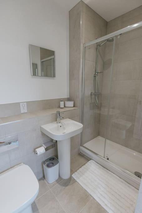 Bobbin Row - Grade 2 Listed Property With A Beautiful Design With Access To Leeds Leeds  Luaran gambar