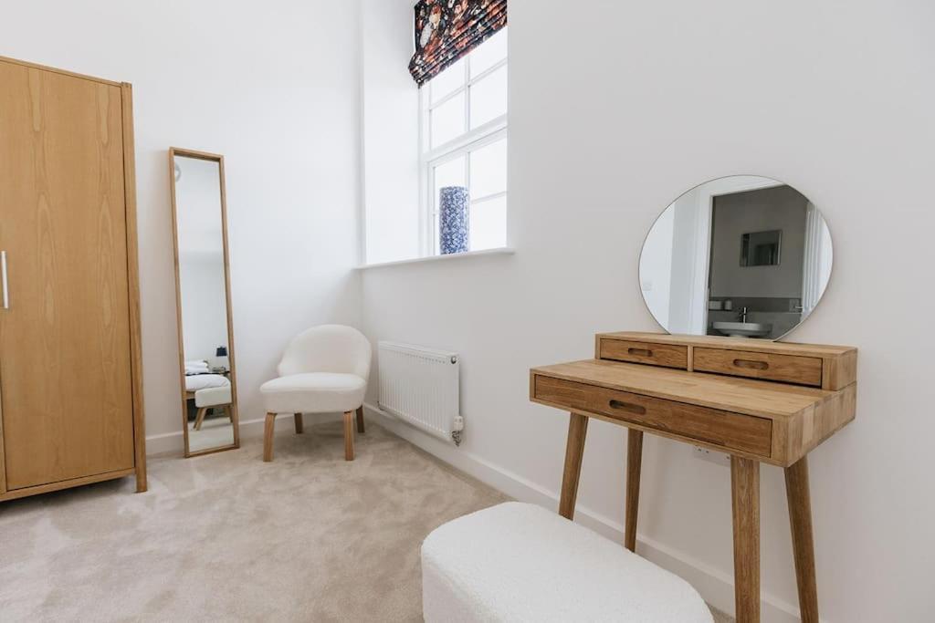 Bobbin Row - Grade 2 Listed Property With A Beautiful Design With Access To Leeds Leeds  Luaran gambar