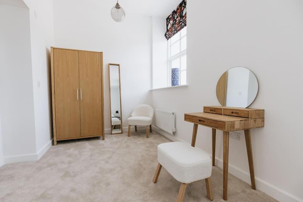 Bobbin Row - Grade 2 Listed Property With A Beautiful Design With Access To Leeds Leeds  Luaran gambar