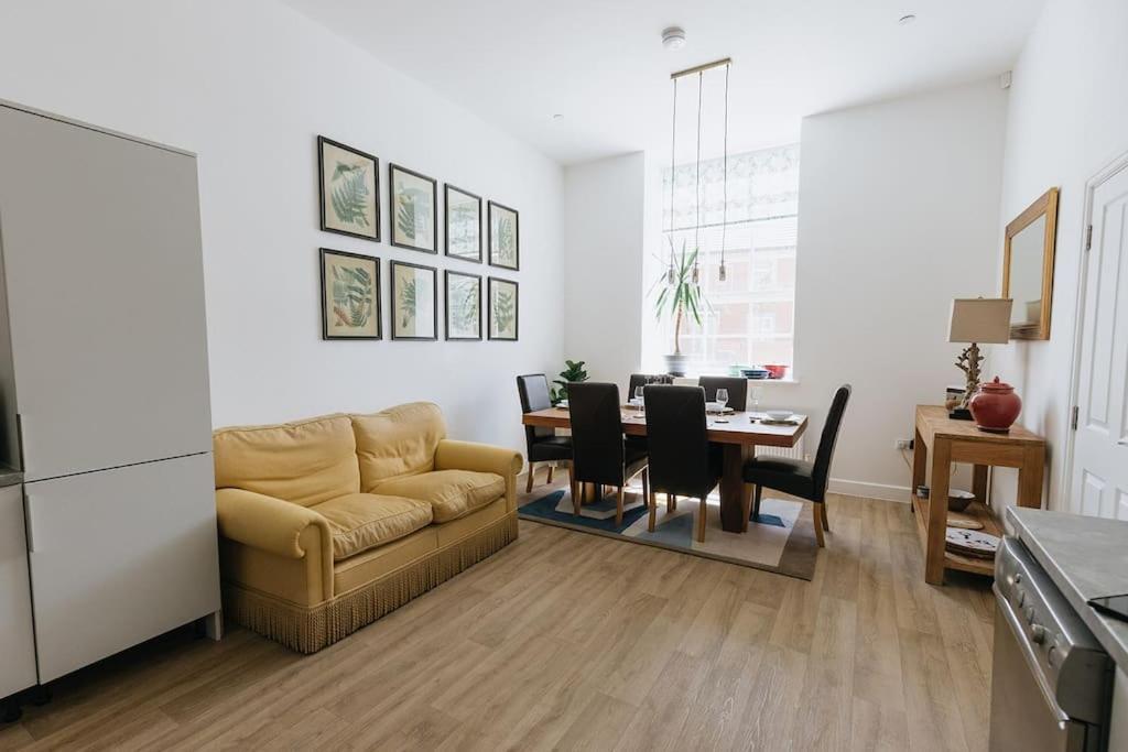 Bobbin Row - Grade 2 Listed Property With A Beautiful Design With Access To Leeds Leeds  Luaran gambar
