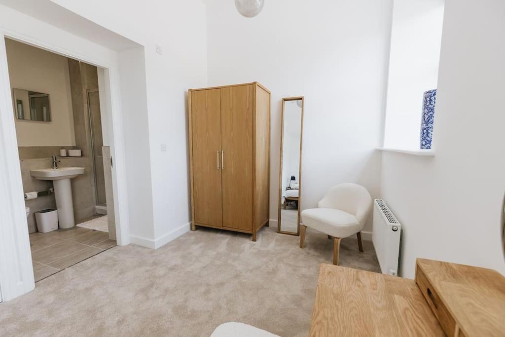 Bobbin Row - Grade 2 Listed Property With A Beautiful Design With Access To Leeds Leeds  Luaran gambar
